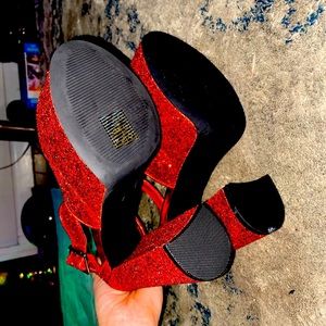 Didn’t fit my style! Perfect condition.